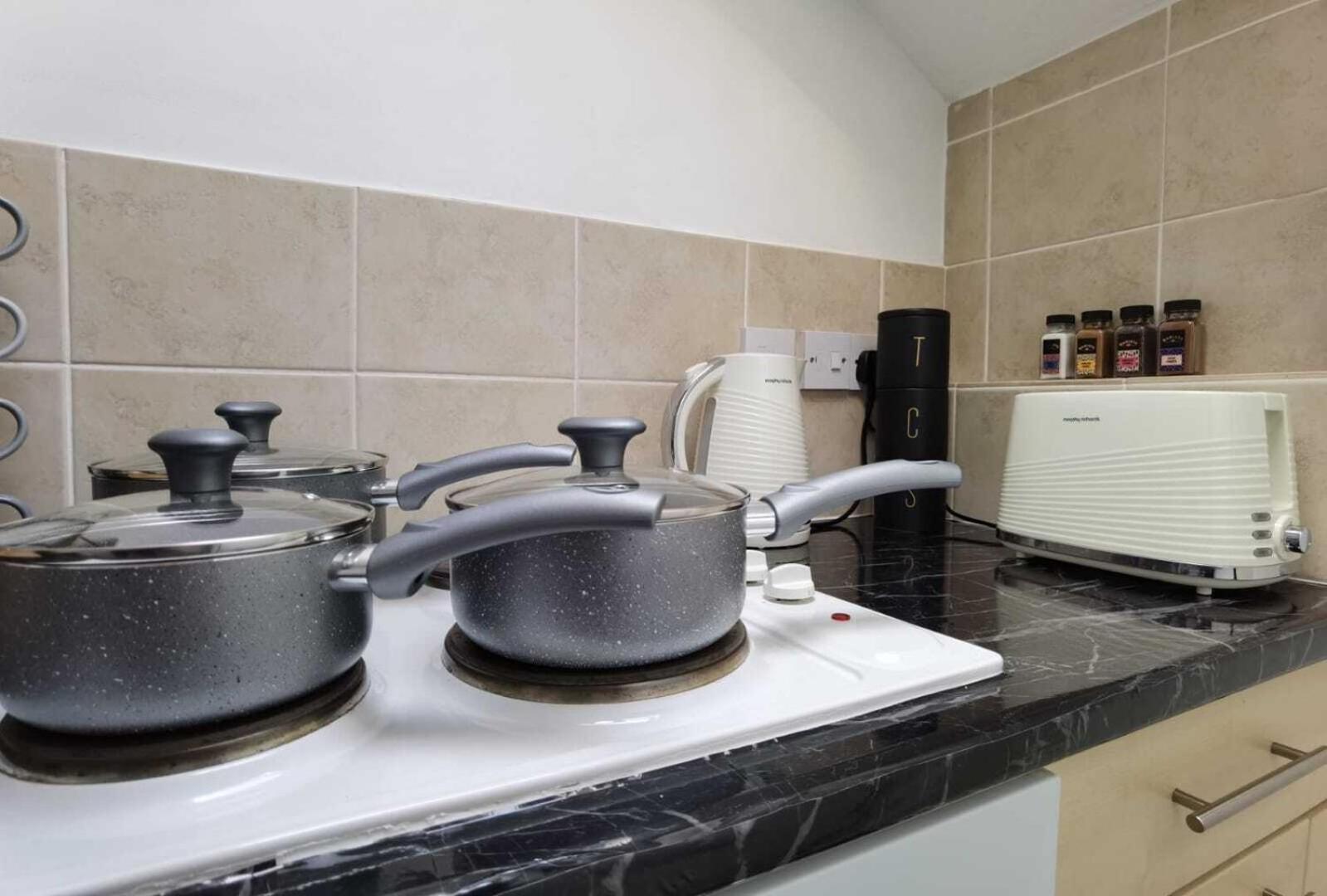 דירות Raleigh Ff&Tf - 1 Bed Georgian Flat In The Centre Of Exeter, Free Parking With Wifi חדר תמונה