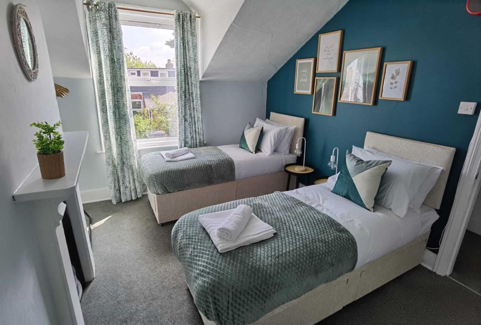 דירות Raleigh Ff&Tf - 1 Bed Georgian Flat In The Centre Of Exeter, Free Parking With Wifi חדר תמונה